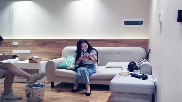 全国探花偷拍实录：长发美女激情啪啪，真实约炮超诱人